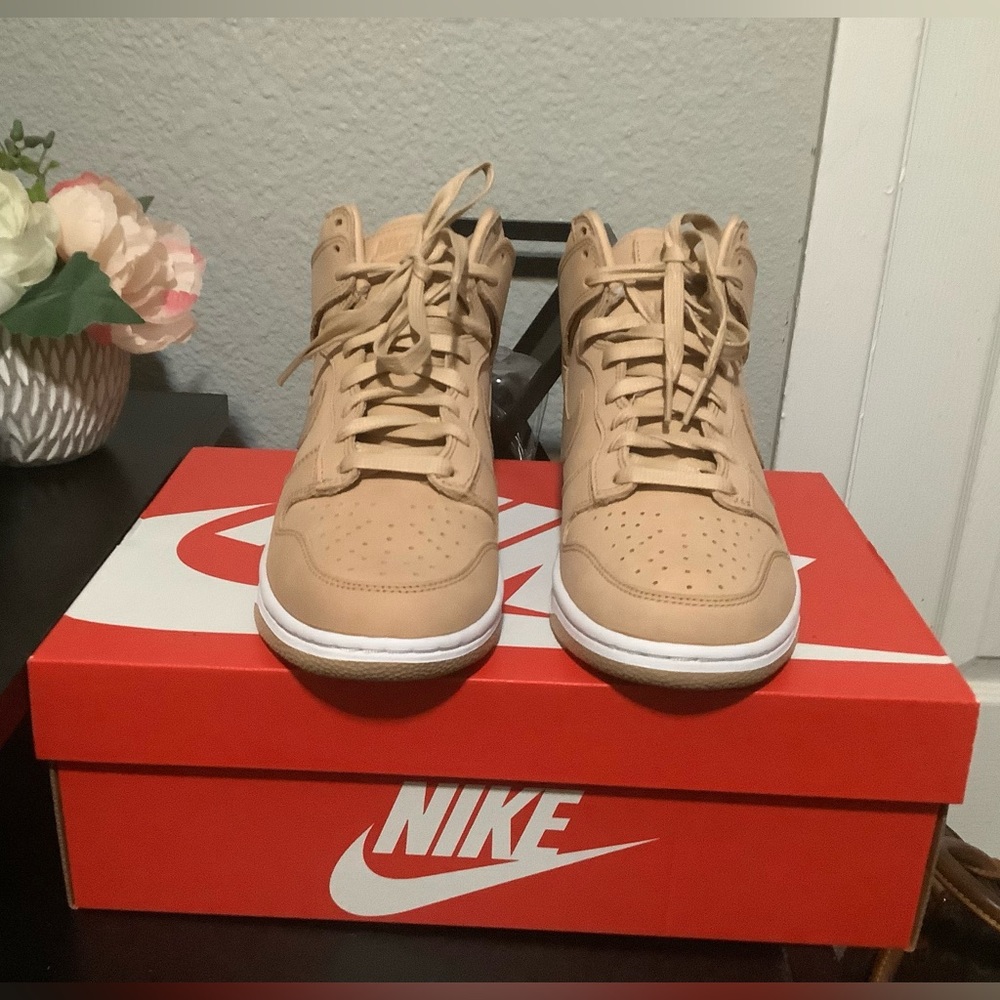 Nike Dunk High - image 3